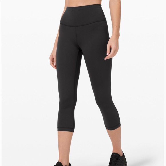 Lululemon black crops NWOT size 2 - Picture 1 of 4